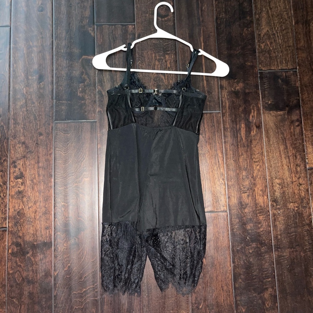 Lace Romper - Picture 3 of 3